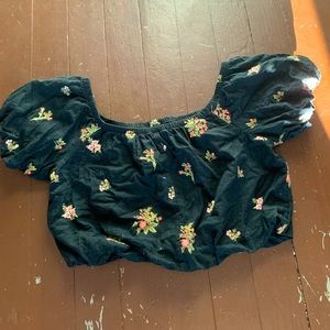 American Eagle floral cropped shirt